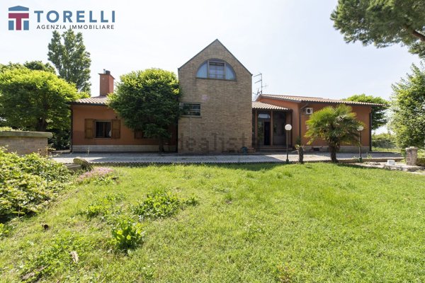 casa indipendente in vendita a Cervia