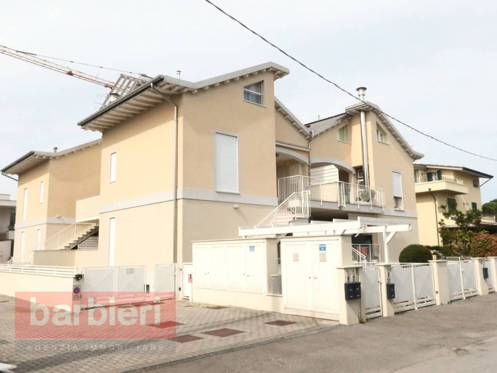 appartamento in vendita a Cervia in zona Pinarella
