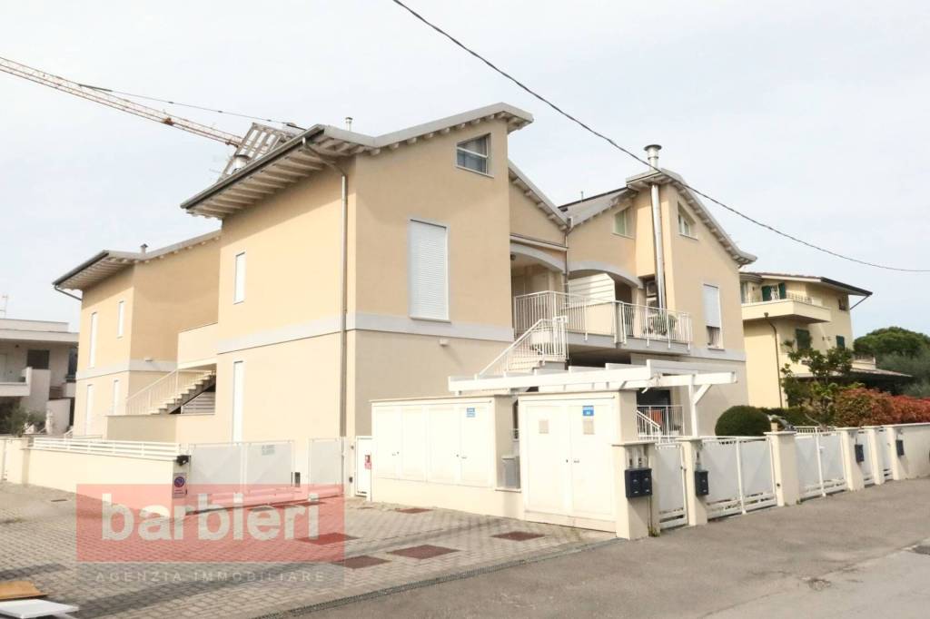 appartamento in vendita a Cervia in zona Pinarella