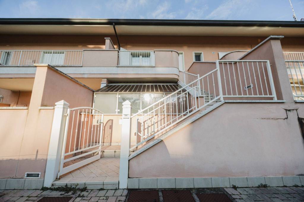 appartamento in vendita a Cervia in zona Pinarella