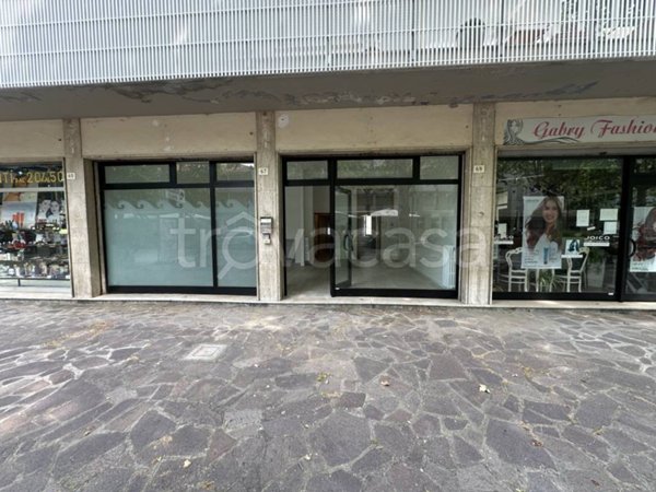 negozio in vendita a Cervia