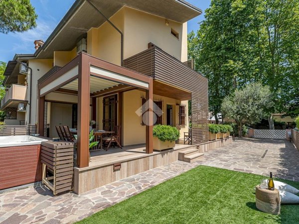 casa indipendente in vendita a Cervia