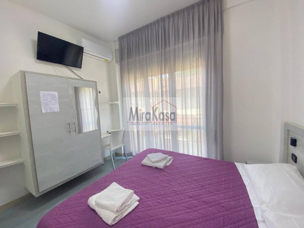 intera palazzina in vendita a Cervia in zona Milano Marittima
