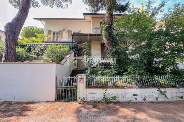 appartamento in vendita a Cervia in zona Pinarella