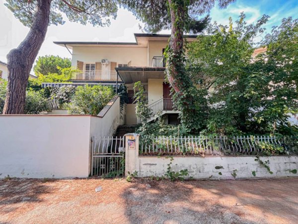 casa indipendente in vendita a Cervia in zona Pinarella