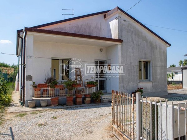 casa indipendente in vendita a Cervia in zona Montaletto