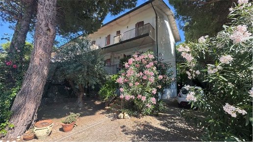casa indipendente in vendita a Cervia in zona Pinarella