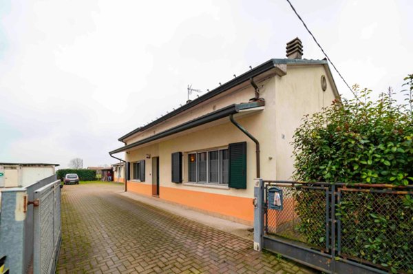 casa indipendente in vendita a Cervia in zona Montaletto