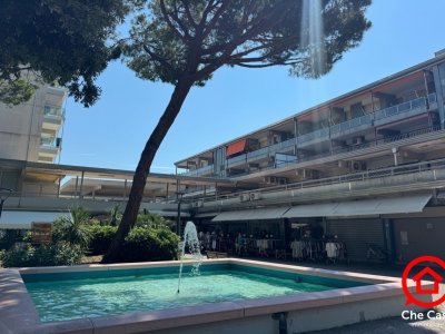negozio in vendita a Cervia in zona Milano Marittima