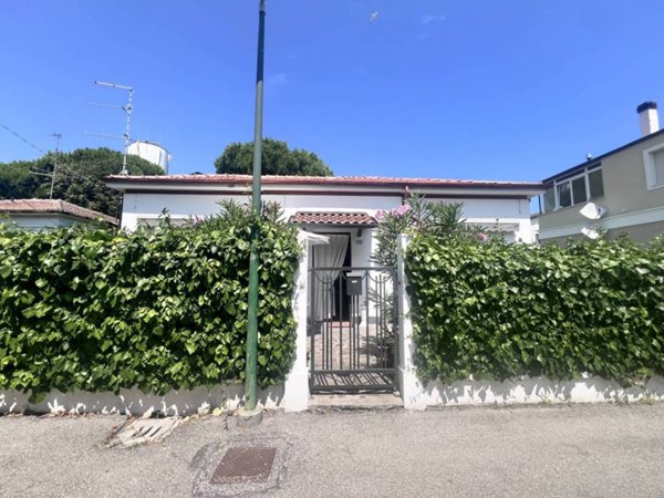 casa indipendente in vendita a Cervia