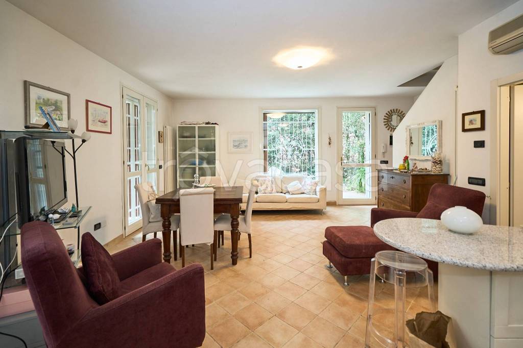 casa indipendente in vendita a Cervia