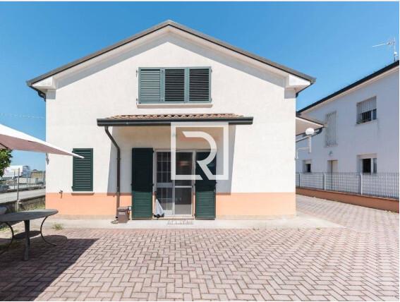 casa indipendente in vendita a Cervia in zona Montaletto