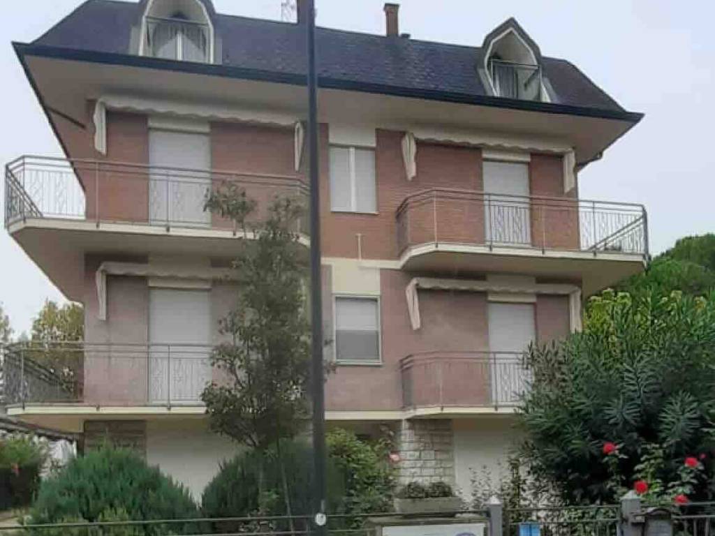 appartamento in vendita a Cervia in zona Pinarella