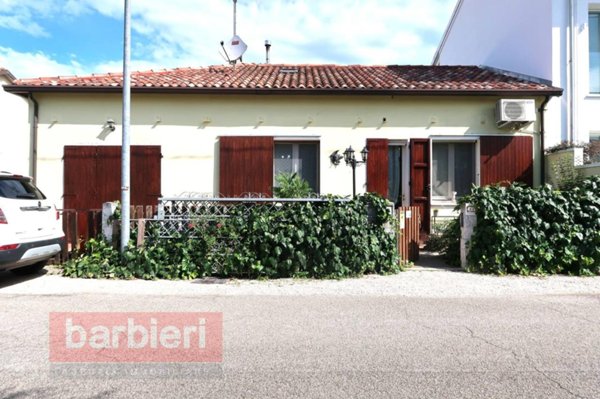 casa indipendente in vendita a Cervia