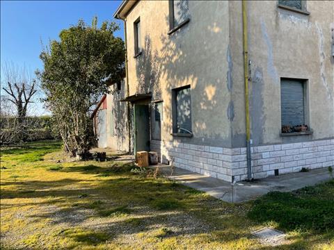 negozio in vendita a Cervia in zona Castiglione di Cervia