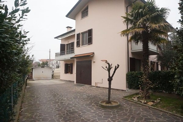 casa indipendente in vendita a Cervia