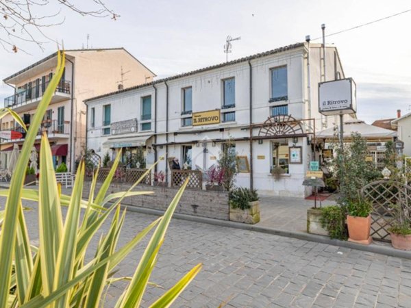 negozio in vendita a Cervia