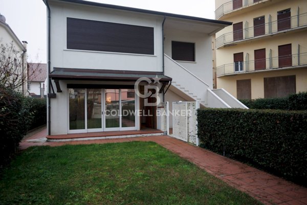 casa indipendente in vendita a Cervia in zona Milano Marittima