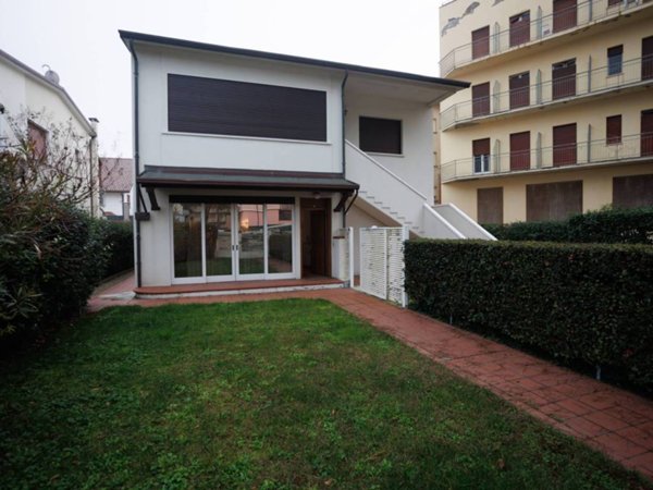 casa indipendente in vendita a Cervia in zona Milano Marittima
