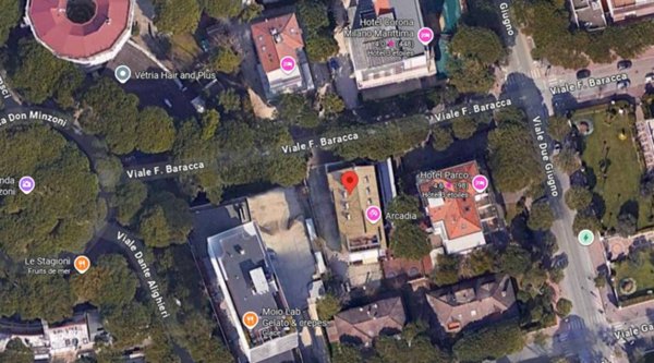 negozio in vendita a Cervia in zona Milano Marittima