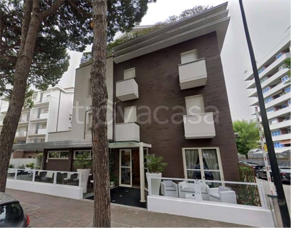 negozio in vendita a Cervia in zona Milano Marittima