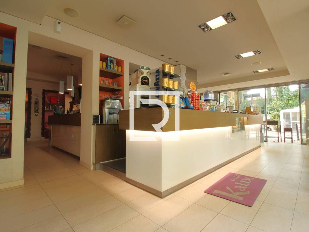 negozio in vendita a Cervia