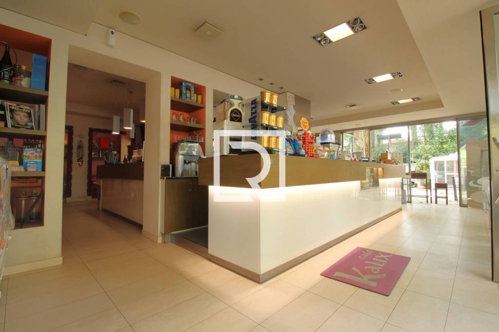 negozio in vendita a Cervia