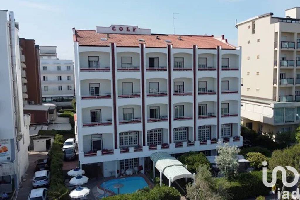 negozio in vendita a Cervia in zona Milano Marittima