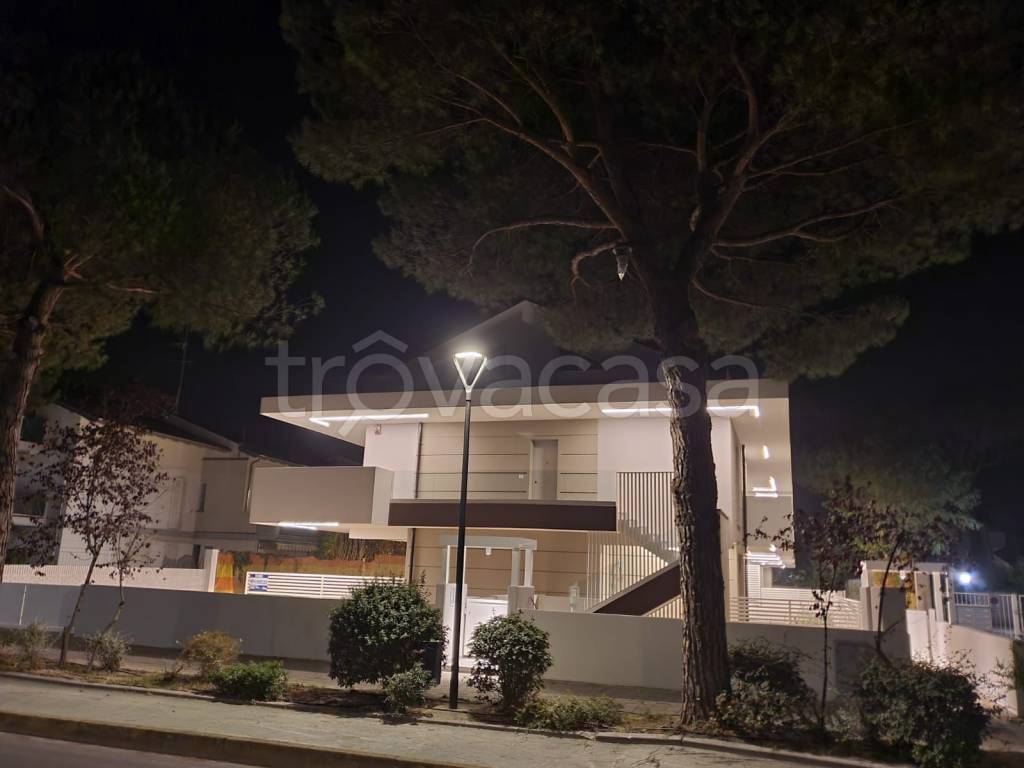 appartamento in vendita a Cervia in zona Milano Marittima