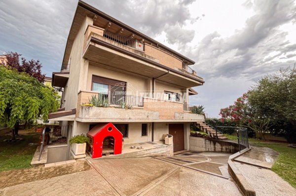 casa indipendente in vendita a Cervia in zona Cannuzzo