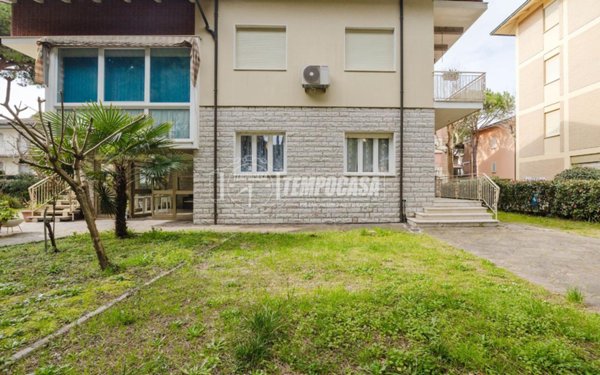 appartamento in vendita a Cervia in zona Pinarella