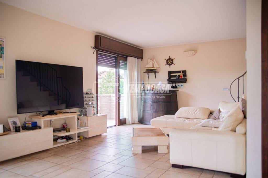 casa indipendente in vendita a Cervia in zona Cannuzzo