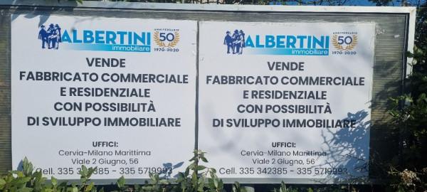 locale commerciale in vendita a Cervia in zona Milano Marittima