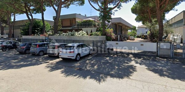 esavano in vendita a Cervia in zona Villa Inferno