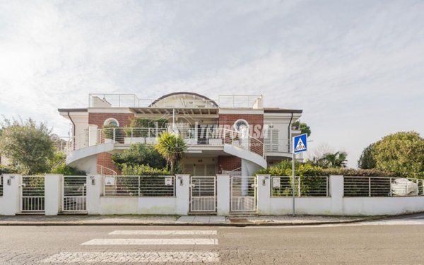 casa indipendente in vendita a Cervia in zona Pinarella