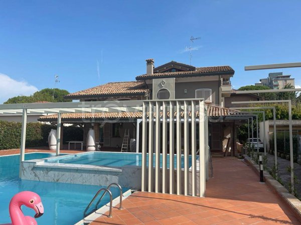 casa indipendente in vendita a Cervia