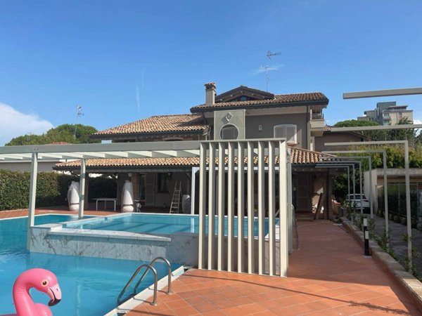 casa indipendente in vendita a Cervia