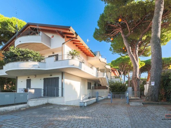 appartamento in vendita a Cervia in zona Milano Marittima