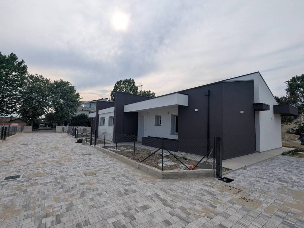 casa indipendente in vendita a Cervia