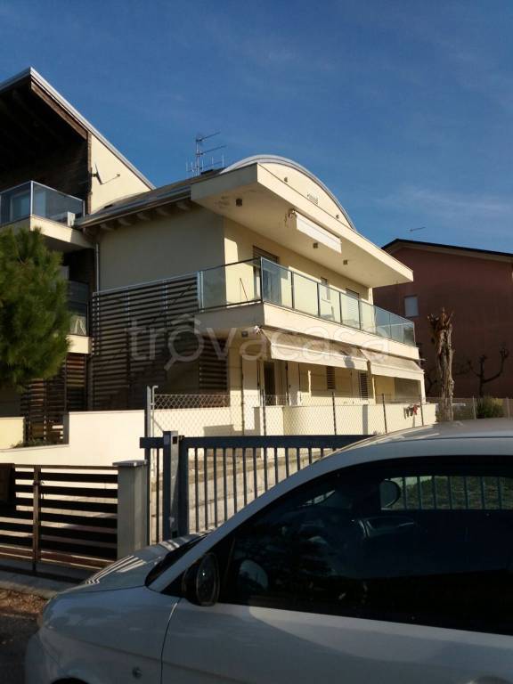appartamento in vendita a Cervia in zona Pinarella