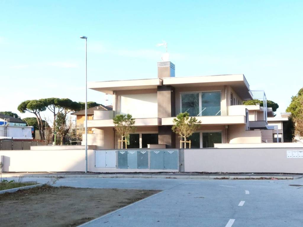 casa indipendente in vendita a Cervia