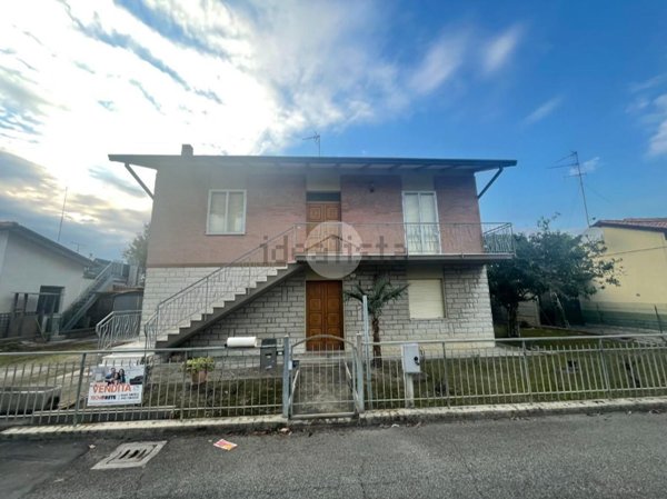 casa indipendente in vendita a Cervia in zona Castiglione di Cervia