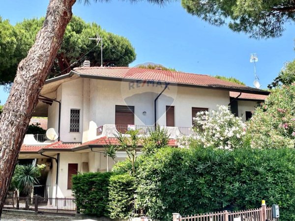 appartamento in vendita a Cervia in zona Pinarella