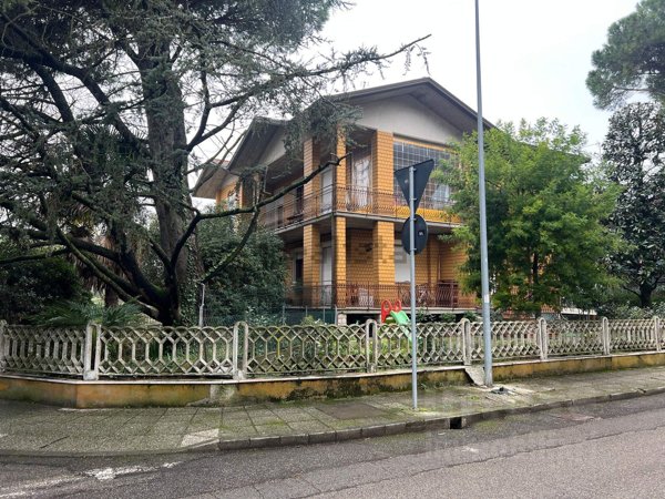 casa indipendente in vendita a Cervia in zona Milano Marittima