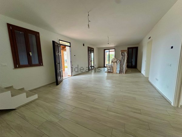 casa indipendente in vendita a Cervia in zona Pisignano