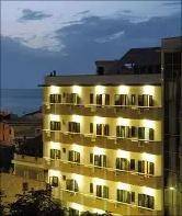 negozio in vendita a Cervia in zona Milano Marittima