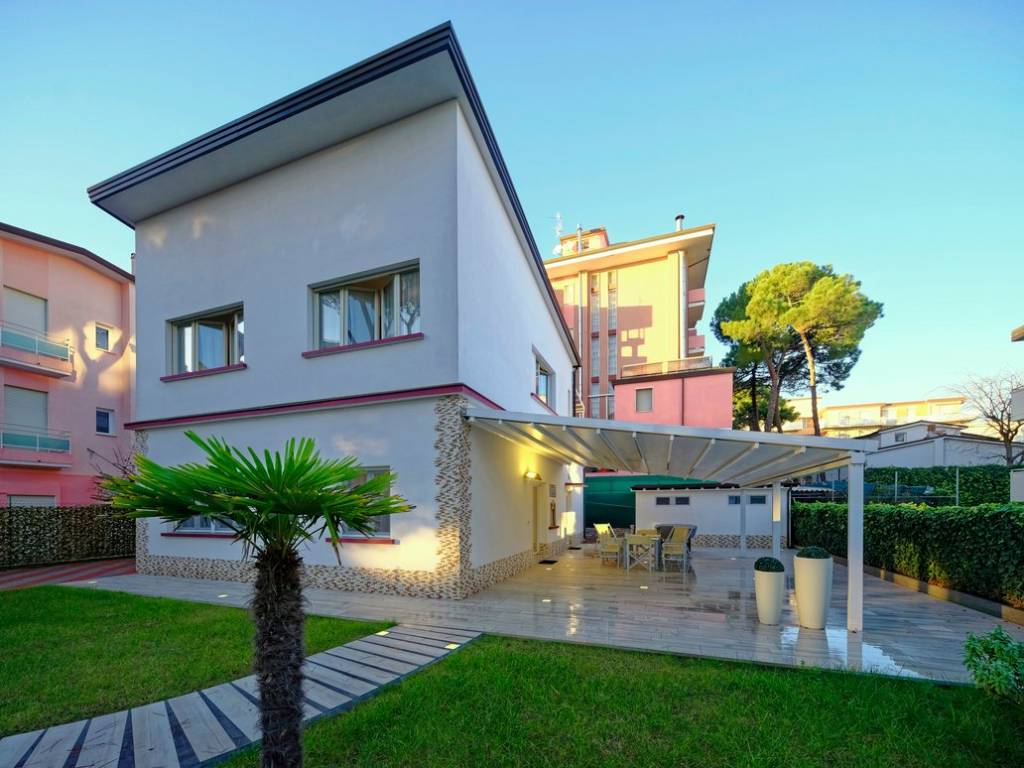 casa indipendente in vendita a Cervia in zona Milano Marittima