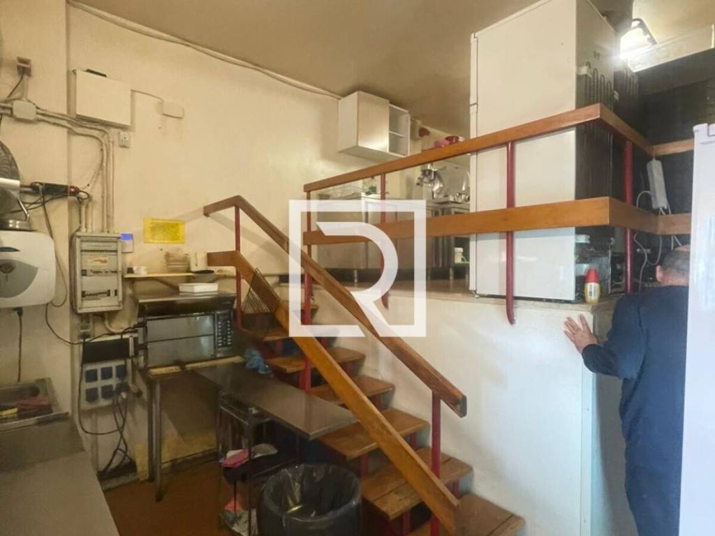 negozio in vendita a Cervia in zona Pinarella