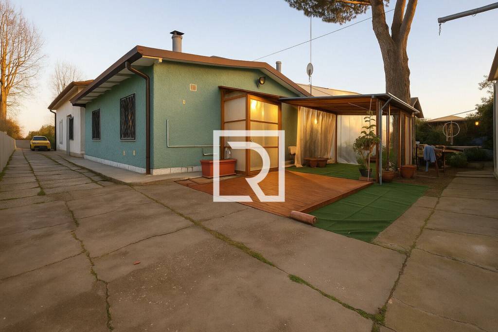 casa indipendente in vendita a Cervia in zona Pisignano