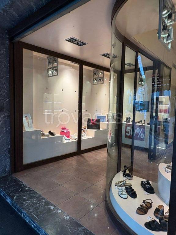 negozio in vendita a Cervia in zona Milano Marittima